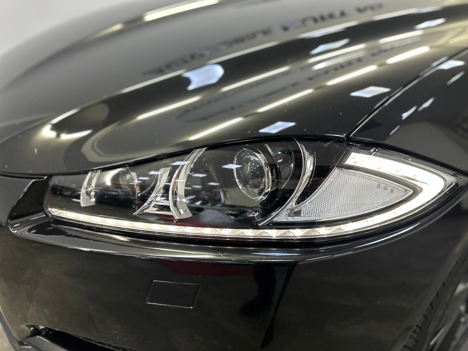 JAGUAR XF Sportbrake 3.0d S V6 Premium Luxury-image-8