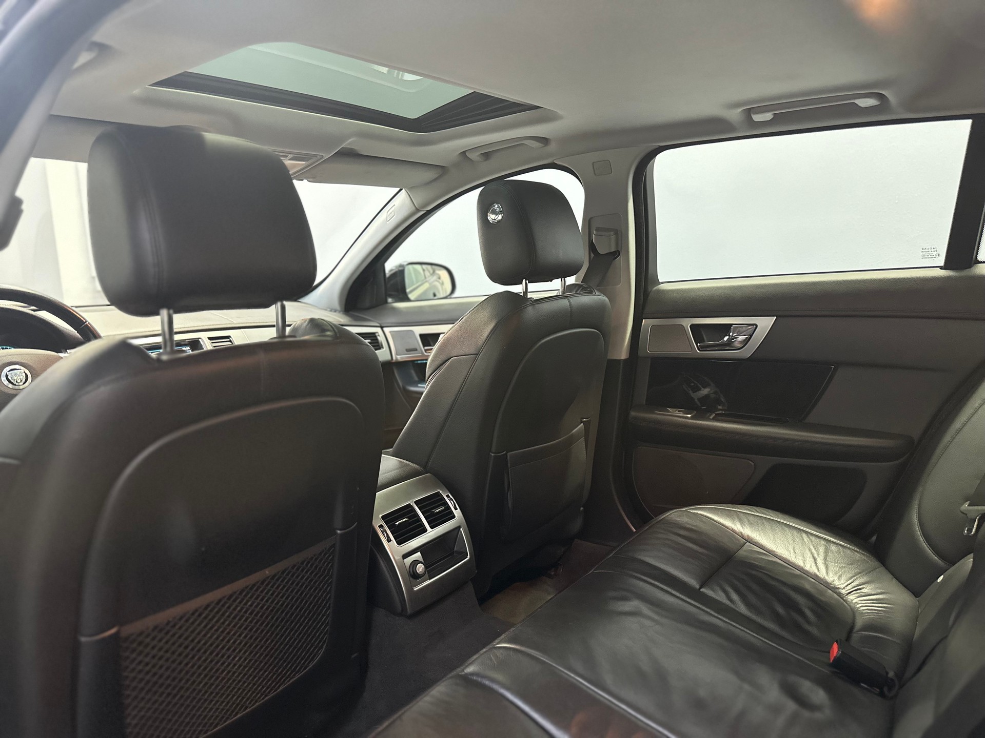 JAGUAR XF Sportbrake 3.0d S V6 Premium Luxury-image-17