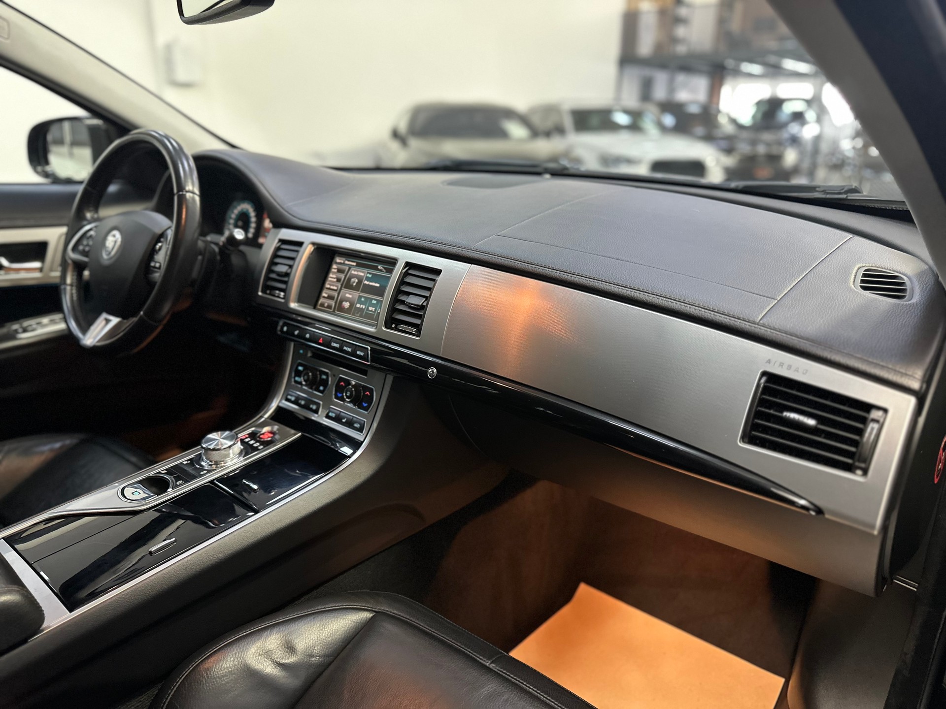 JAGUAR XF Sportbrake 3.0d S V6 Premium Luxury-image-13