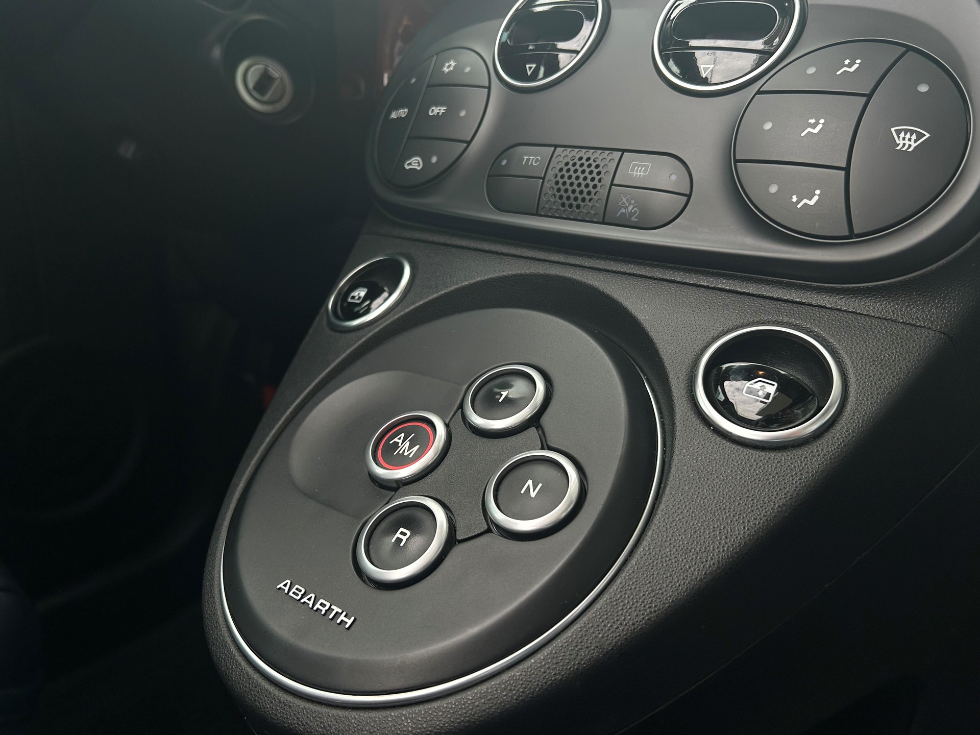 FIAT 695 C Abarth 1.4 T-Jet 180 Rivale-image-12