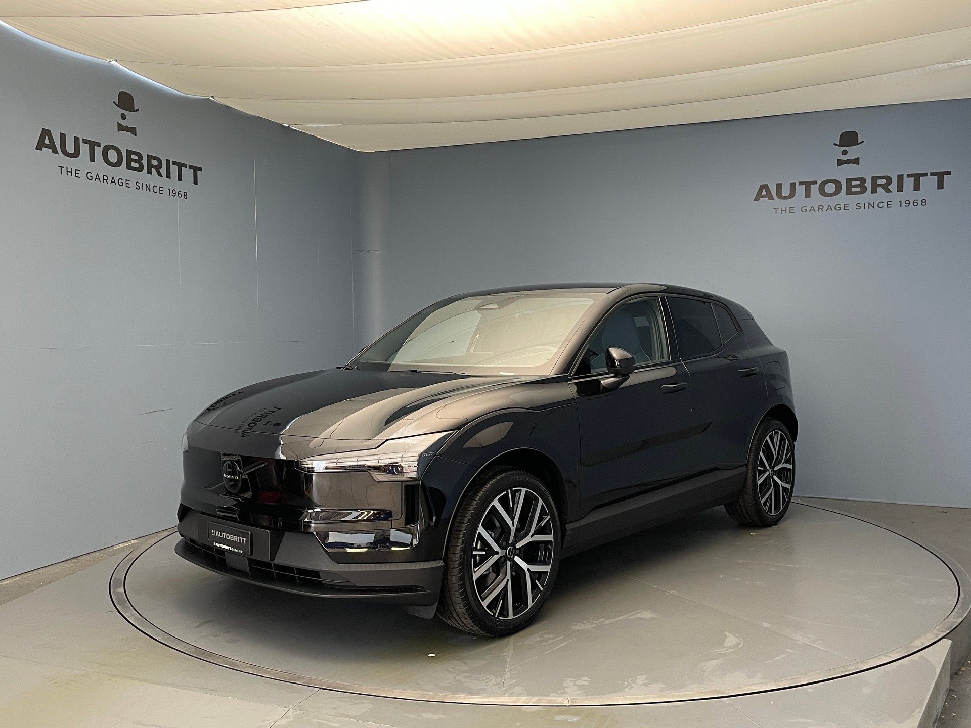 VOLVO EX30 E60 Plus Swiss Black Edition