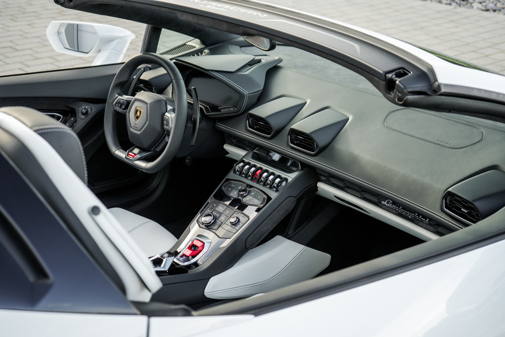 LAMBORGHINI Huracan LP610-4 Spyder DCT-image-8