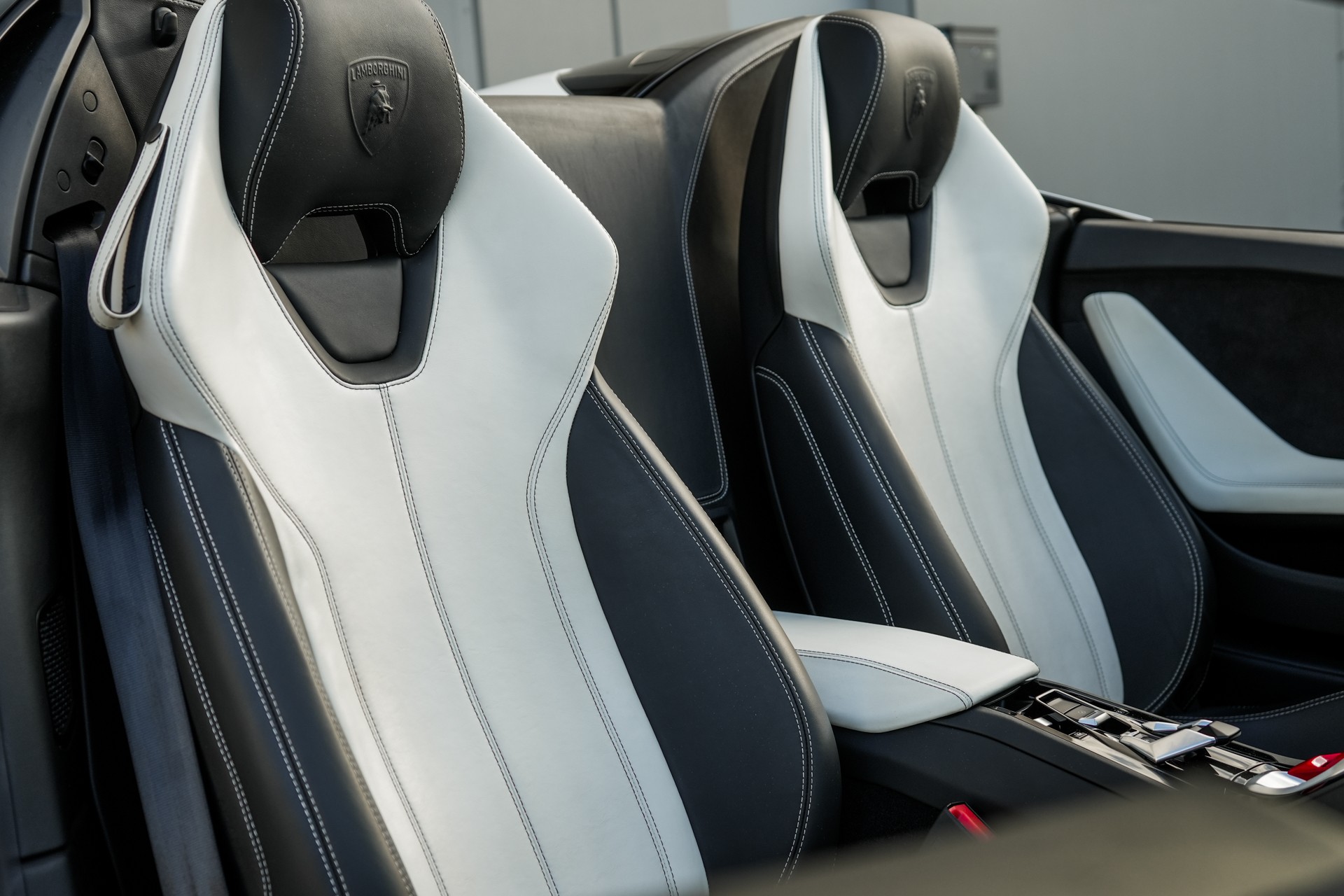 LAMBORGHINI Huracan LP610-4 Spyder DCT-image-13