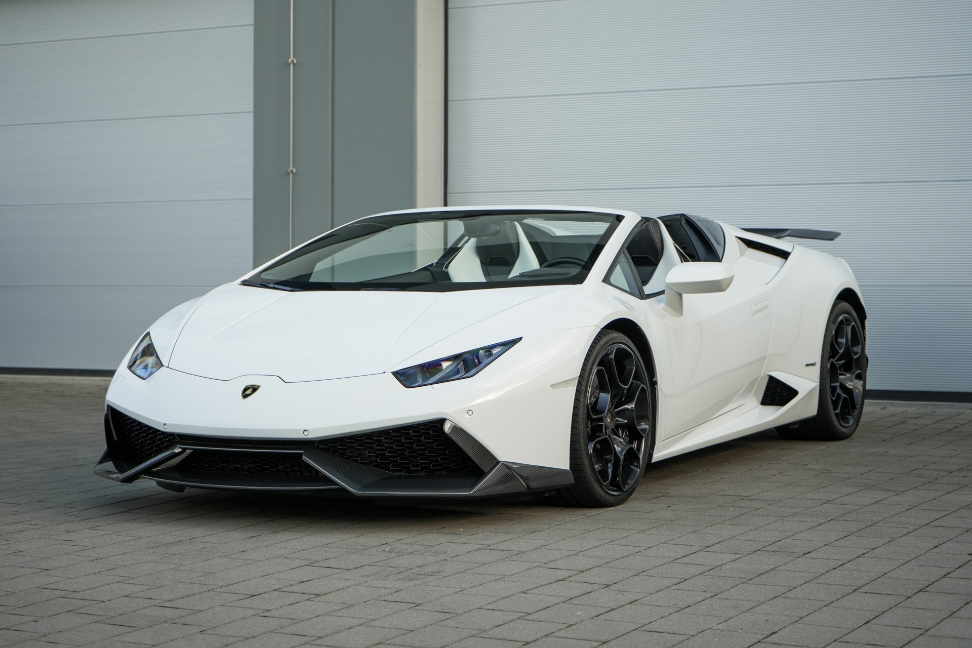 LAMBORGHINI Huracan LP610-4 Spyder DCT-showroom-element-1