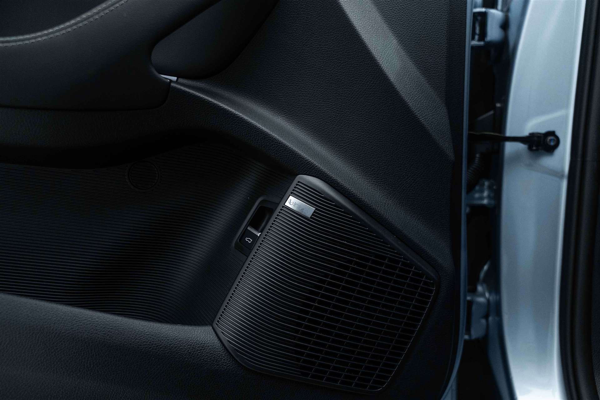 BYD Seal U DM-i PHEV Design AWD 324PS Automat-image-15