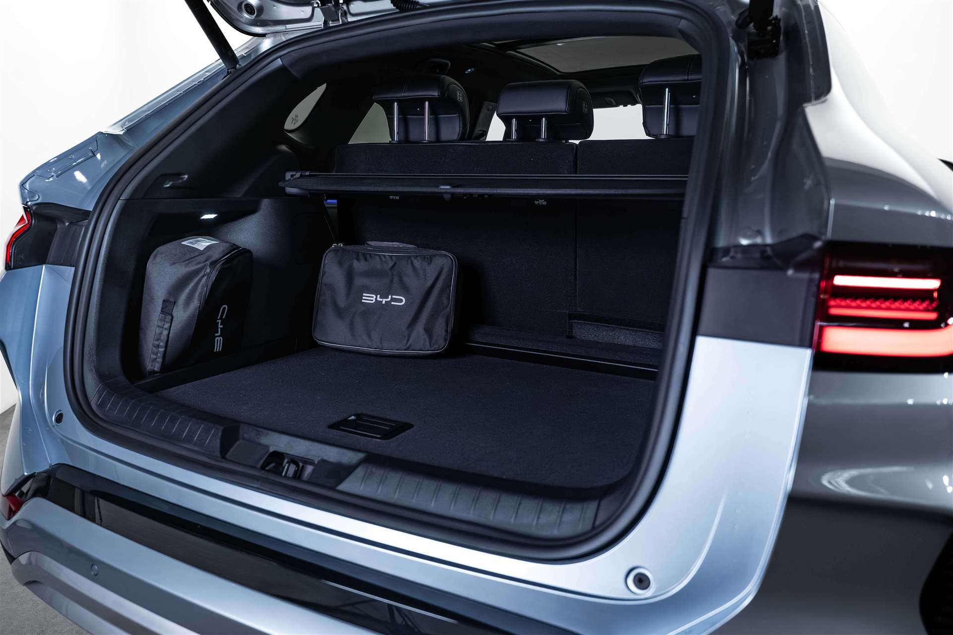 BYD Seal U DM-i PHEV Design AWD 324PS Automat-image-4