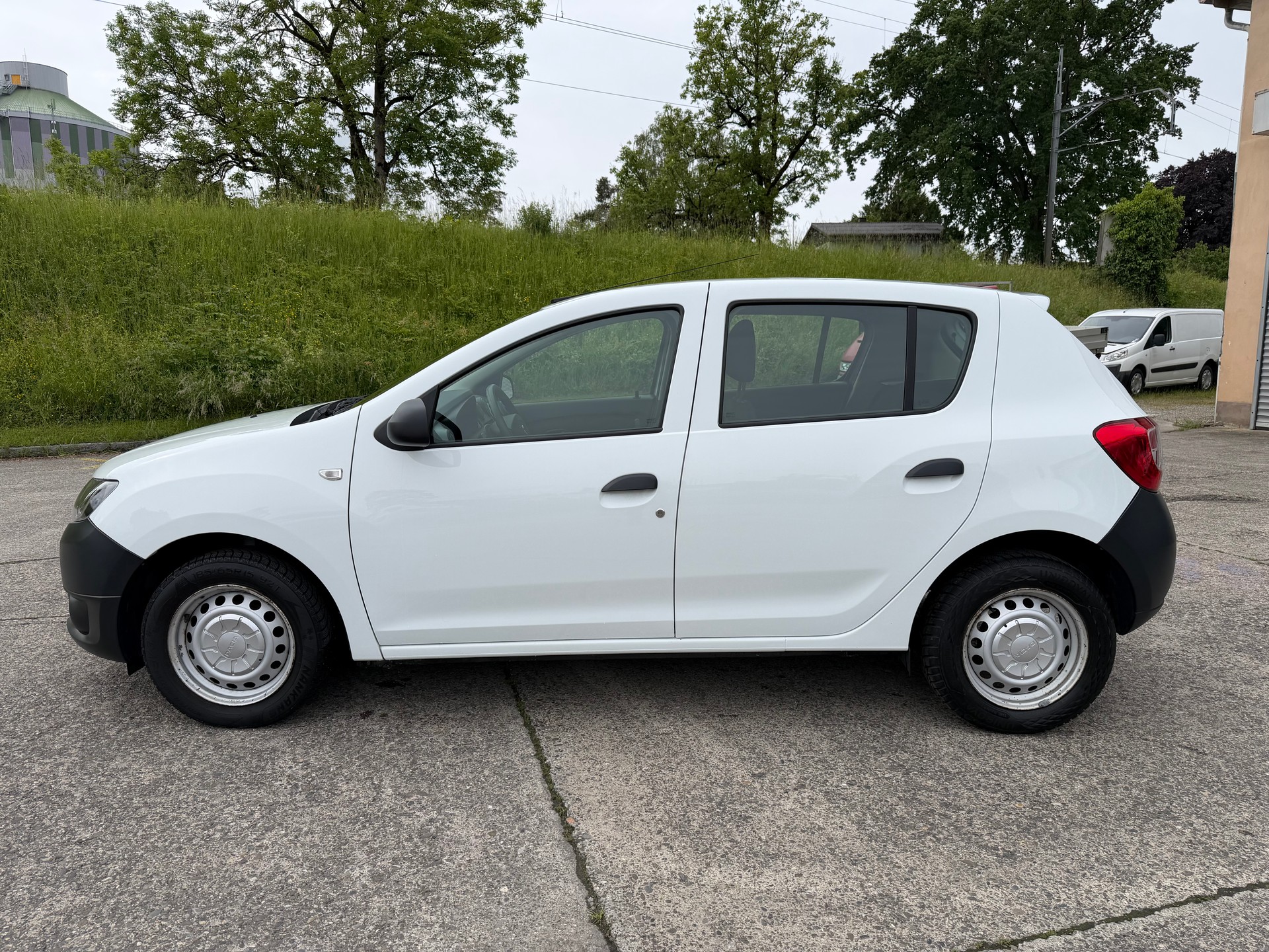 DACIA Sandero 1.2-showroom-element-1