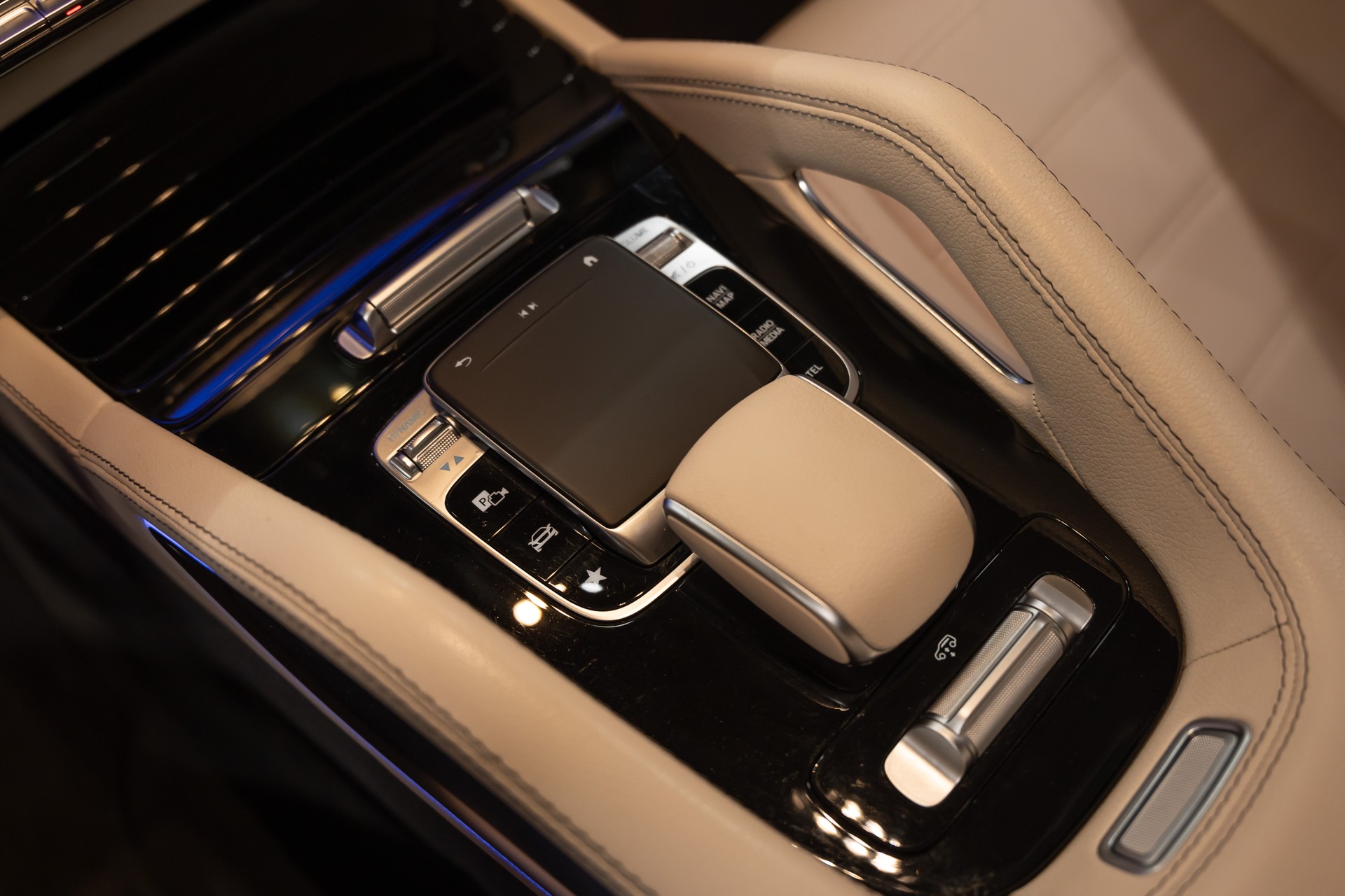 MERCEDES-BENZ GLE 450 4Matic AMG Line / CH Auto / Burmester / Schiebedach / Massagesitze / Lenkradheizung /-image-14