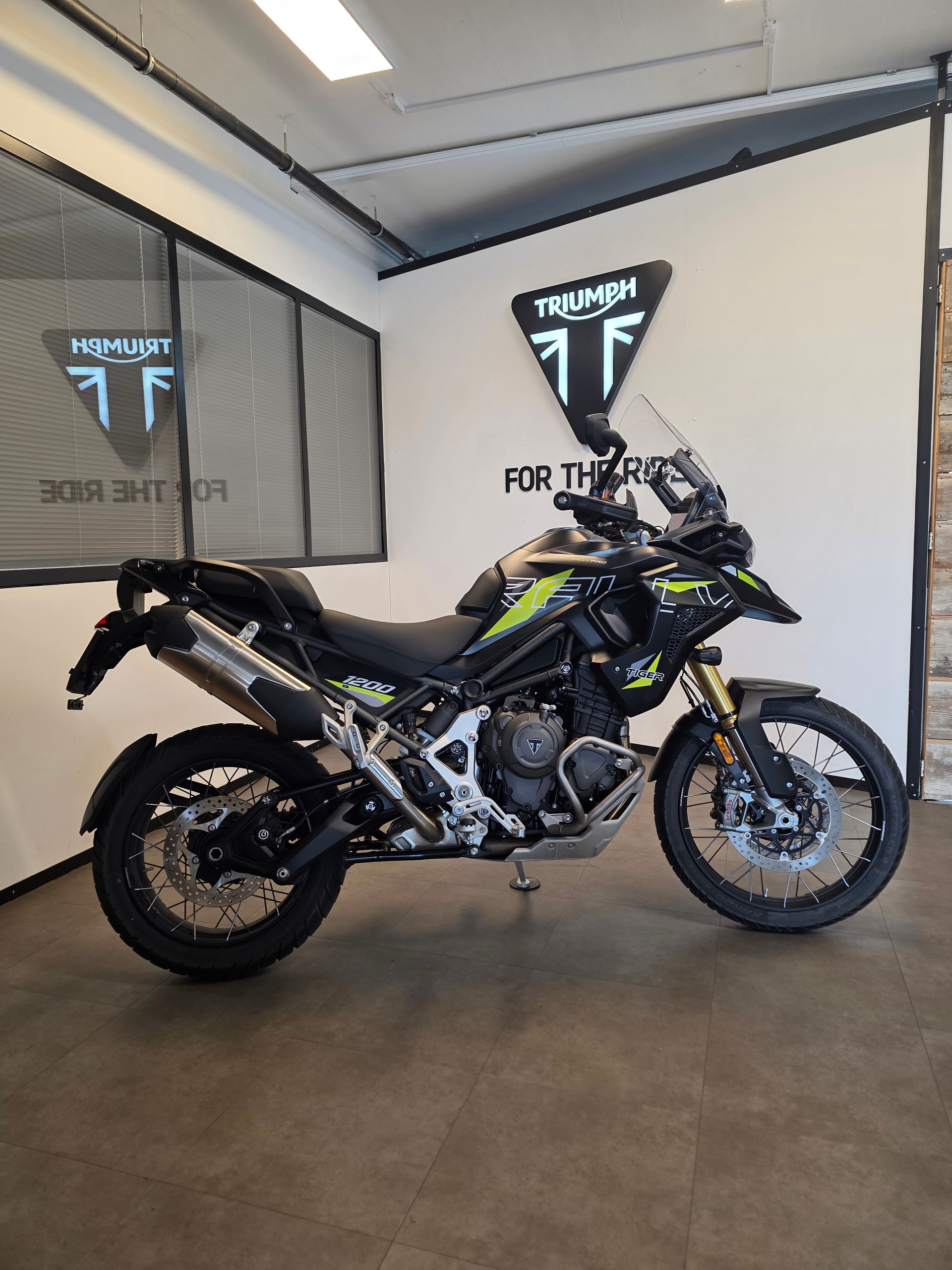 TRIUMPH Tiger 1200 Desert Edition-image-2