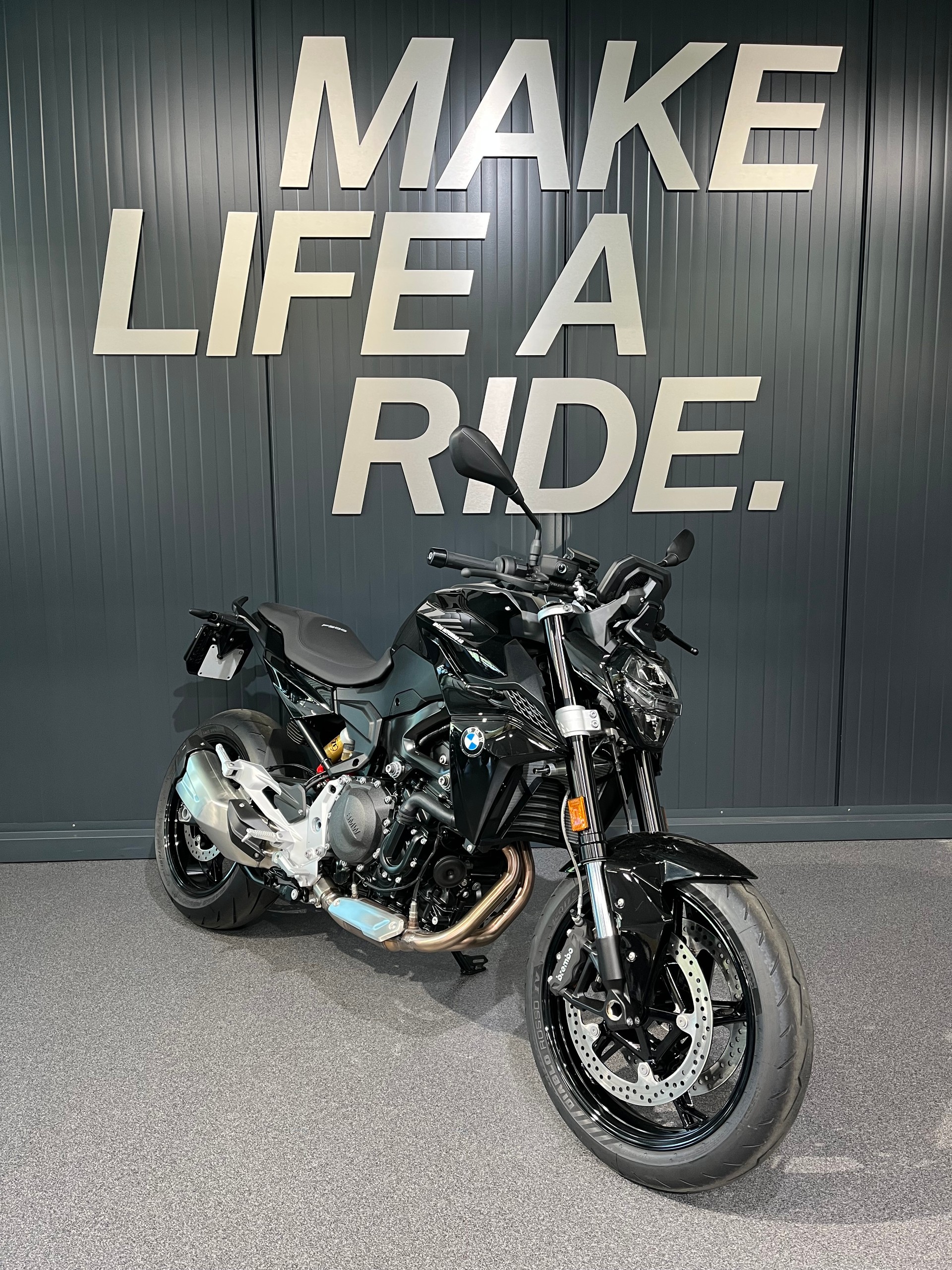 BMW F 900 R A2 (35kW)-image-1