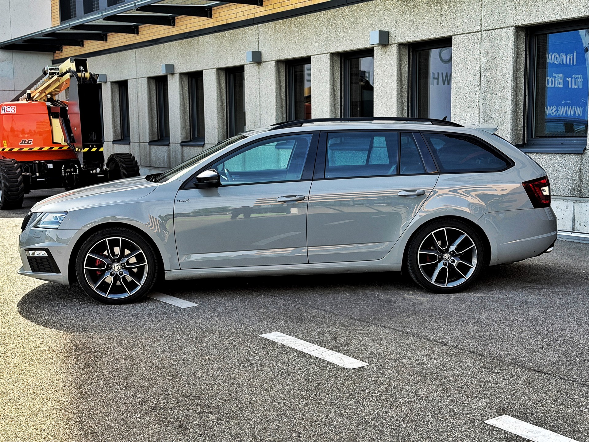 SKODA Octavia Combi 2.0 TDI RS 4x4 DSG-showroom-element-1