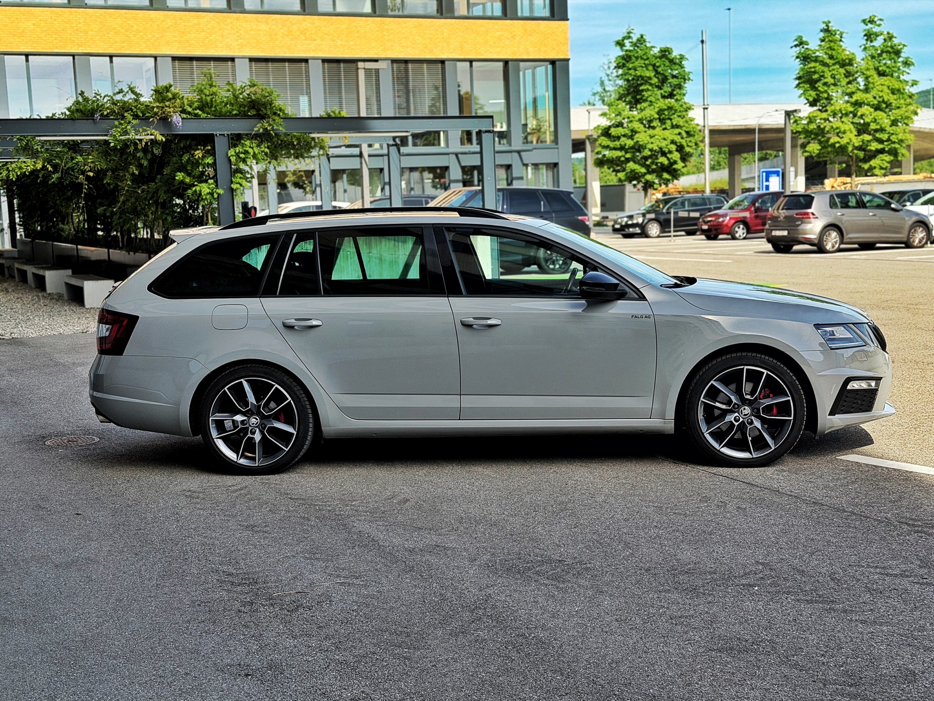 SKODA Octavia Combi 2.0 TDI RS 4x4 DSG-image-6