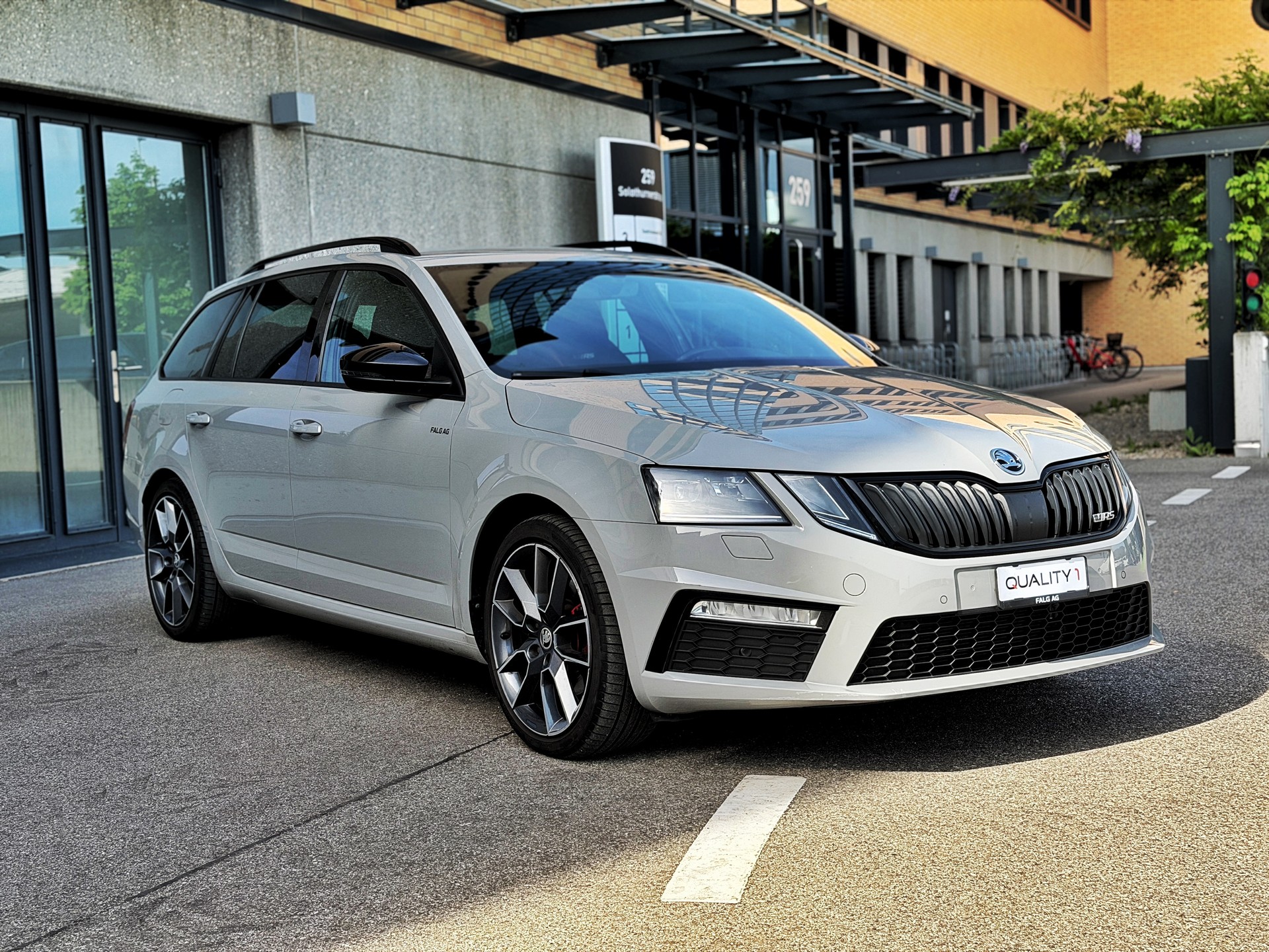 SKODA Octavia Combi 2.0 TDI RS 4x4 DSG-image-5