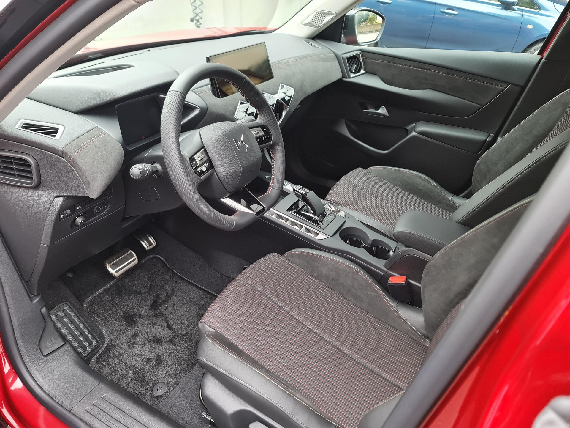 DS AUTOMOBILES 3 Crossback E-Tense Ligne Noire-image-6