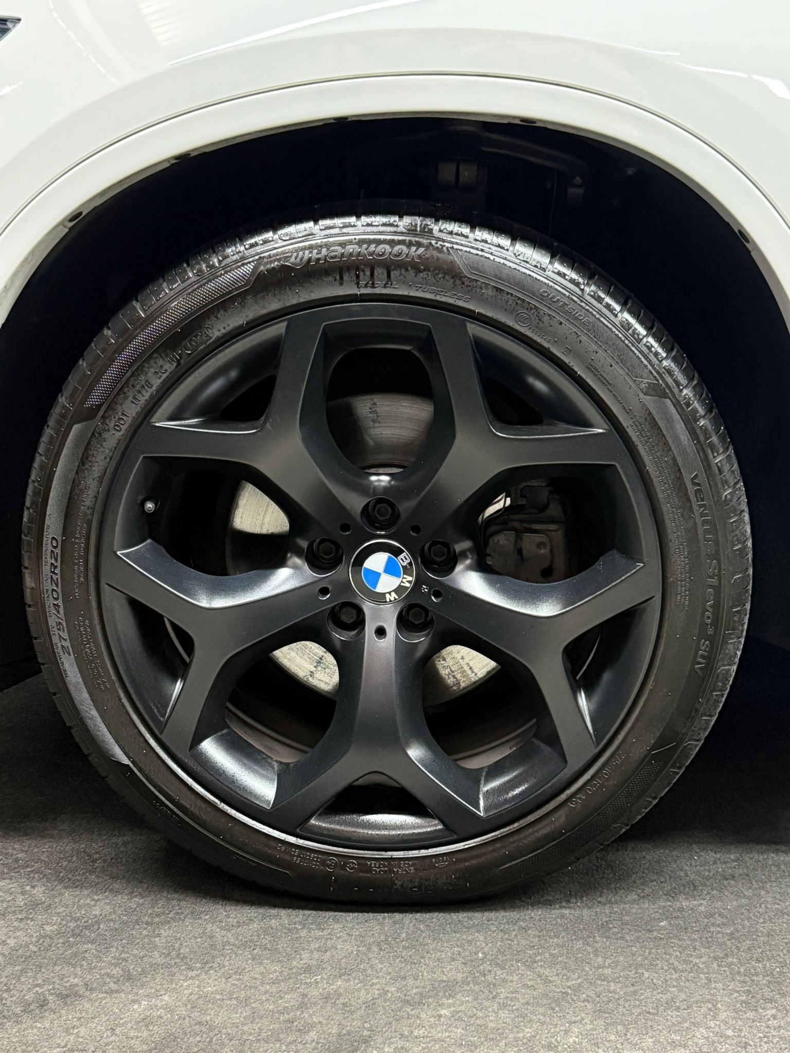 BMW X6 xDrive 40d Steptronic / Wunderschöne Konfiguration-image-9
