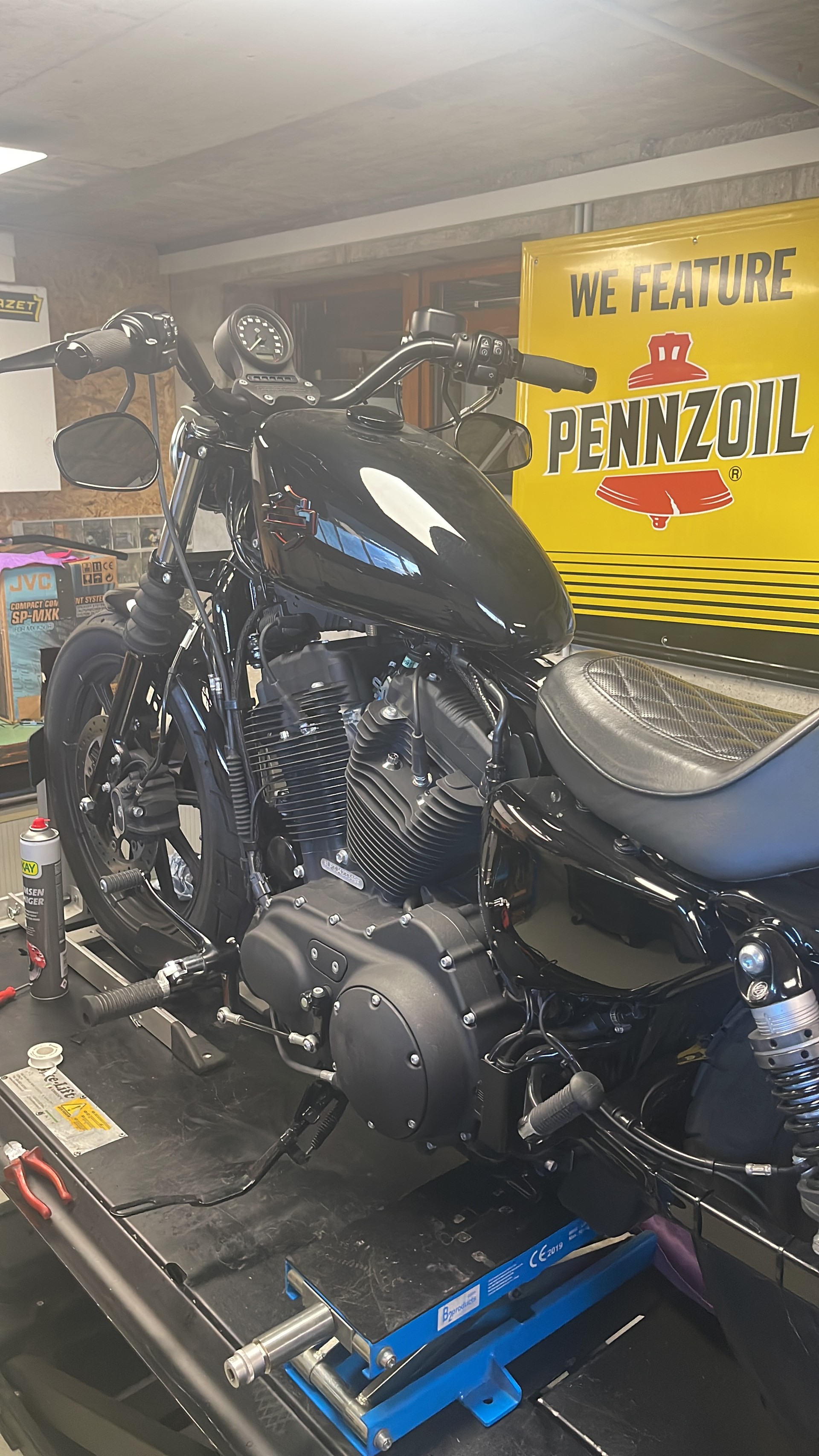 HARLEY-DAVIDSON XL 1200 NS Iron ABS-image-4