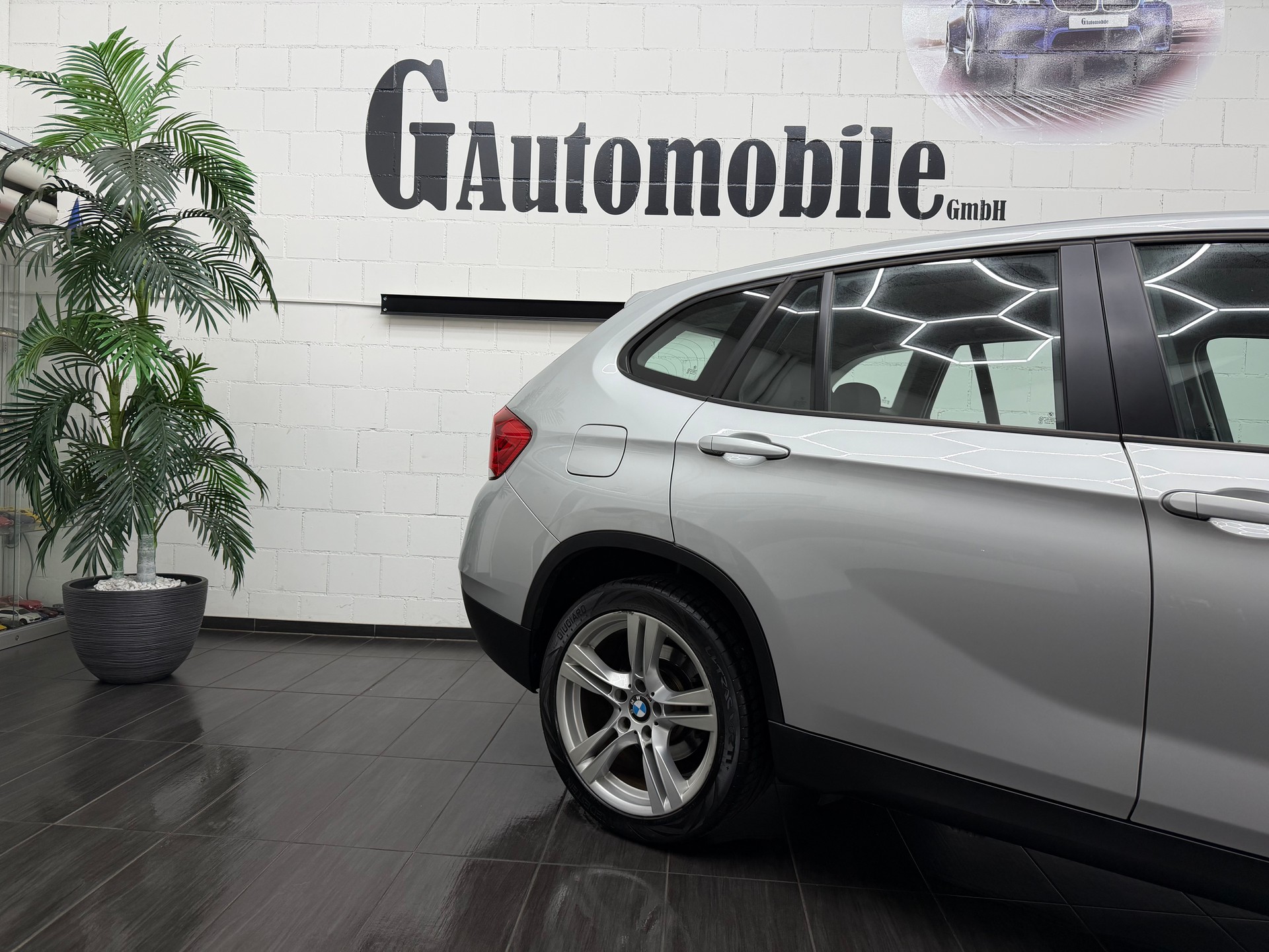 BMW X1 xDrive 18d Steptronic⭐️-showroom-element-3