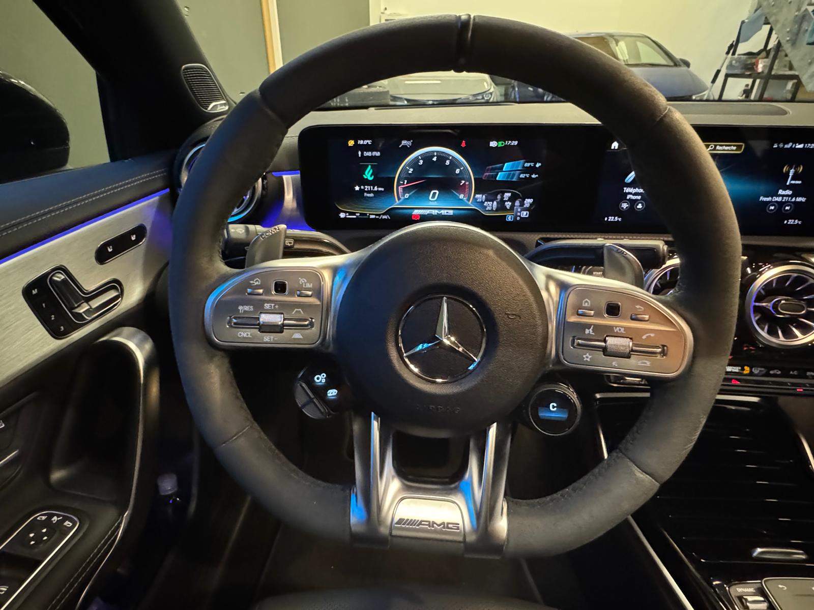 MERCEDES-BENZ A 45 S AMG 4Matic+ Speedshift-image-16
