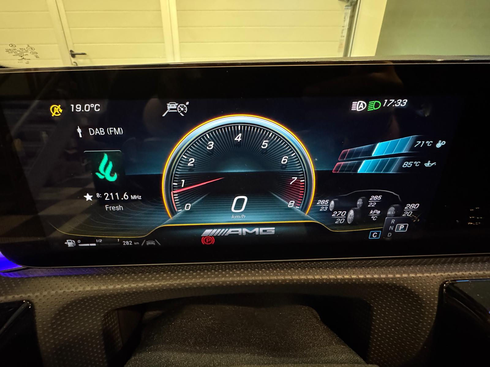 MERCEDES-BENZ A 45 S AMG 4Matic+ Speedshift-image-19