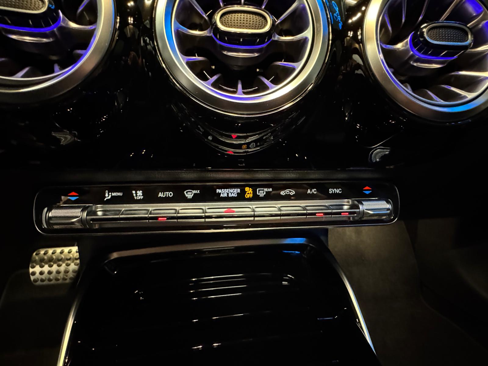 MERCEDES-BENZ A 45 S AMG 4Matic+ Speedshift-image-22