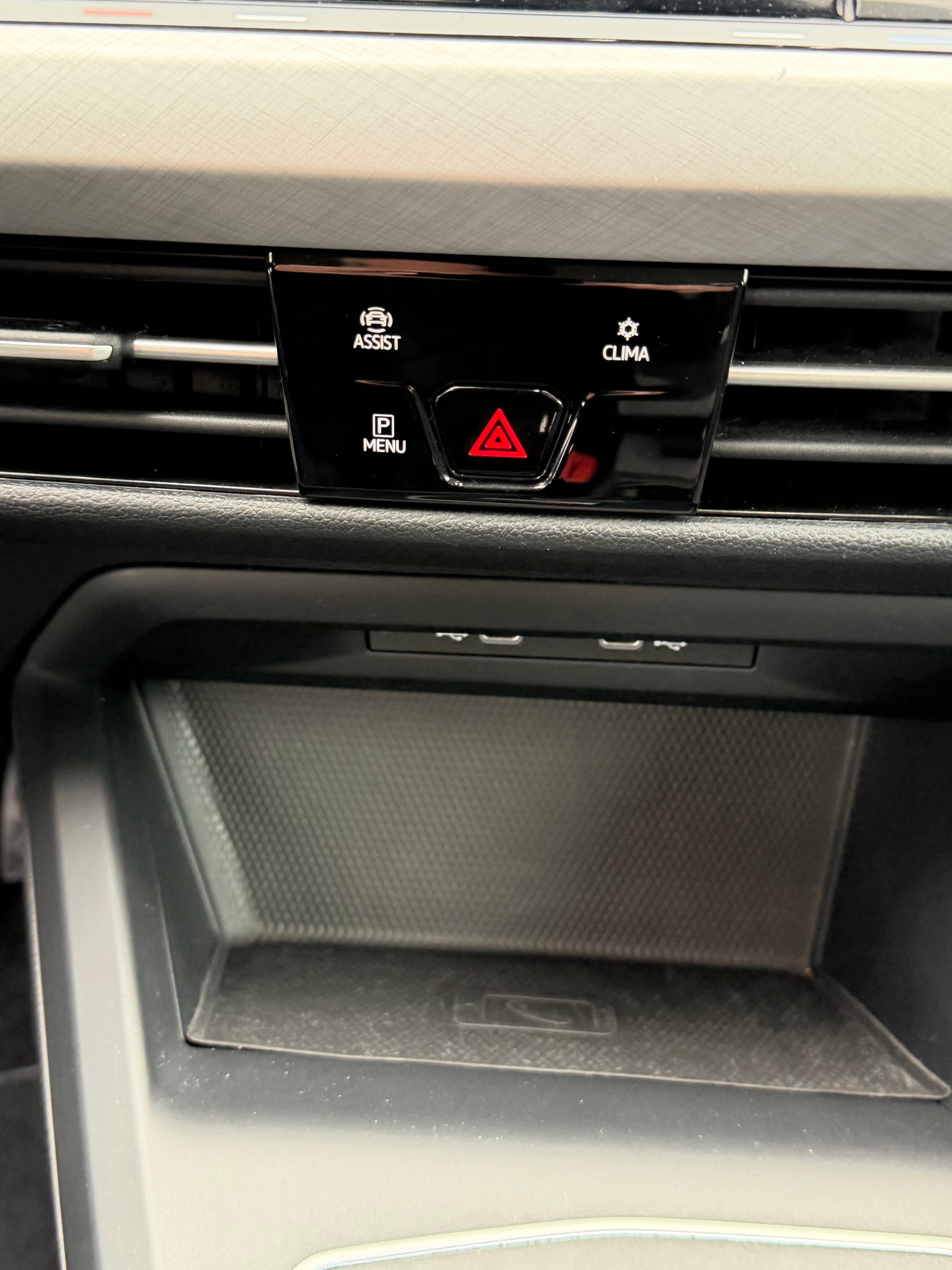 VW Golf Variant 2.0 TDI Life DSG-image-18