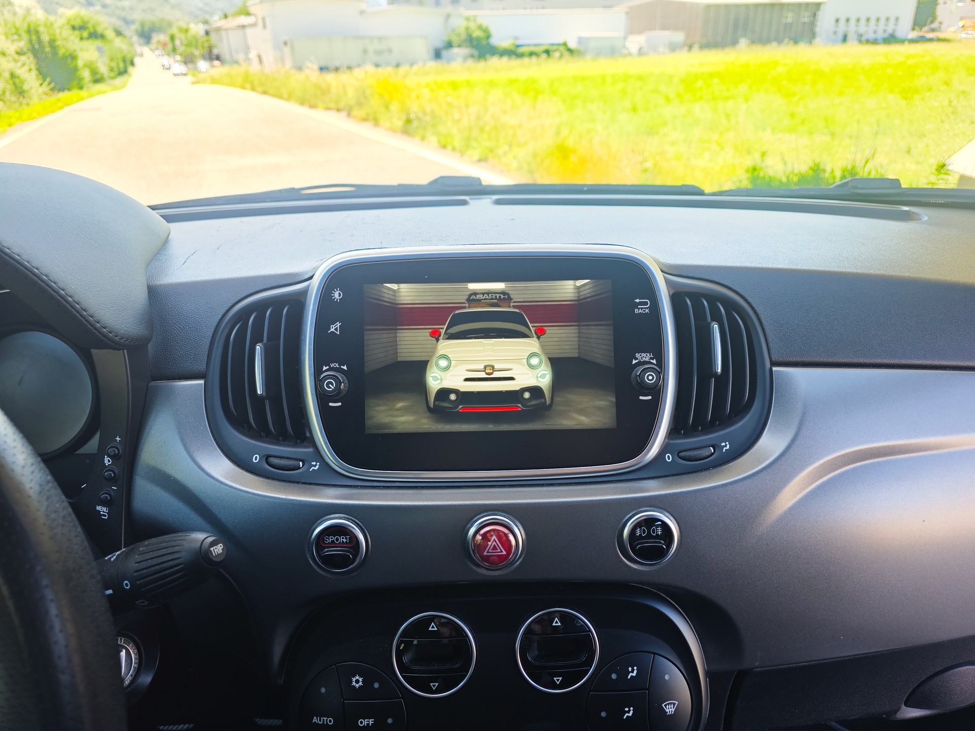 FIAT 595 1.4 16V Turbo Abarth Turismo-image-10