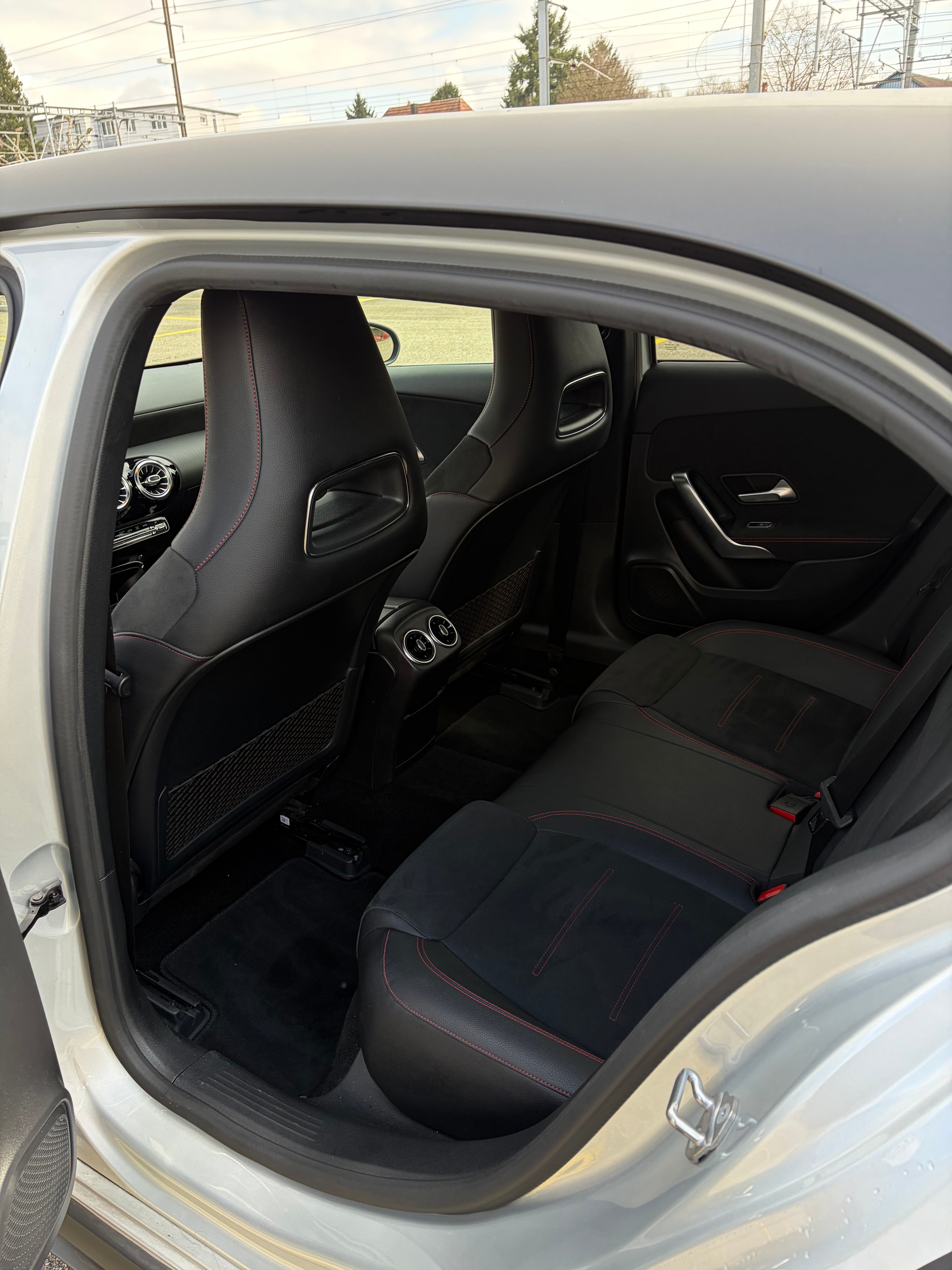 MERCEDES-BENZ A 220 AMG Line-image-7