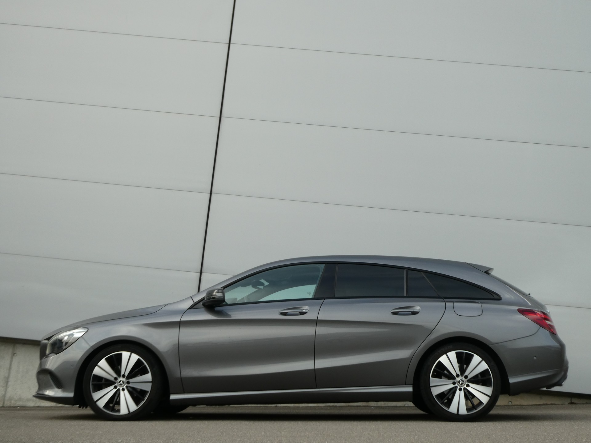 MERCEDES-BENZ CLA Shooting Brake 200 Urban 7G-DCT-image-3