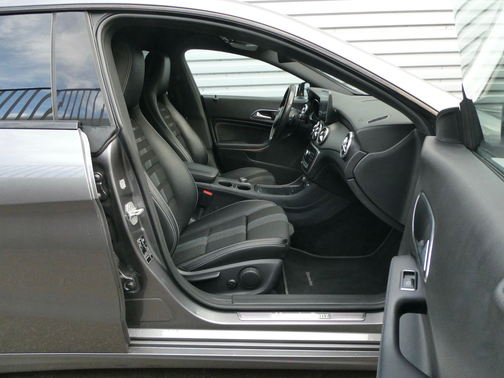 MERCEDES-BENZ CLA Shooting Brake 200 Urban 7G-DCT-image-10