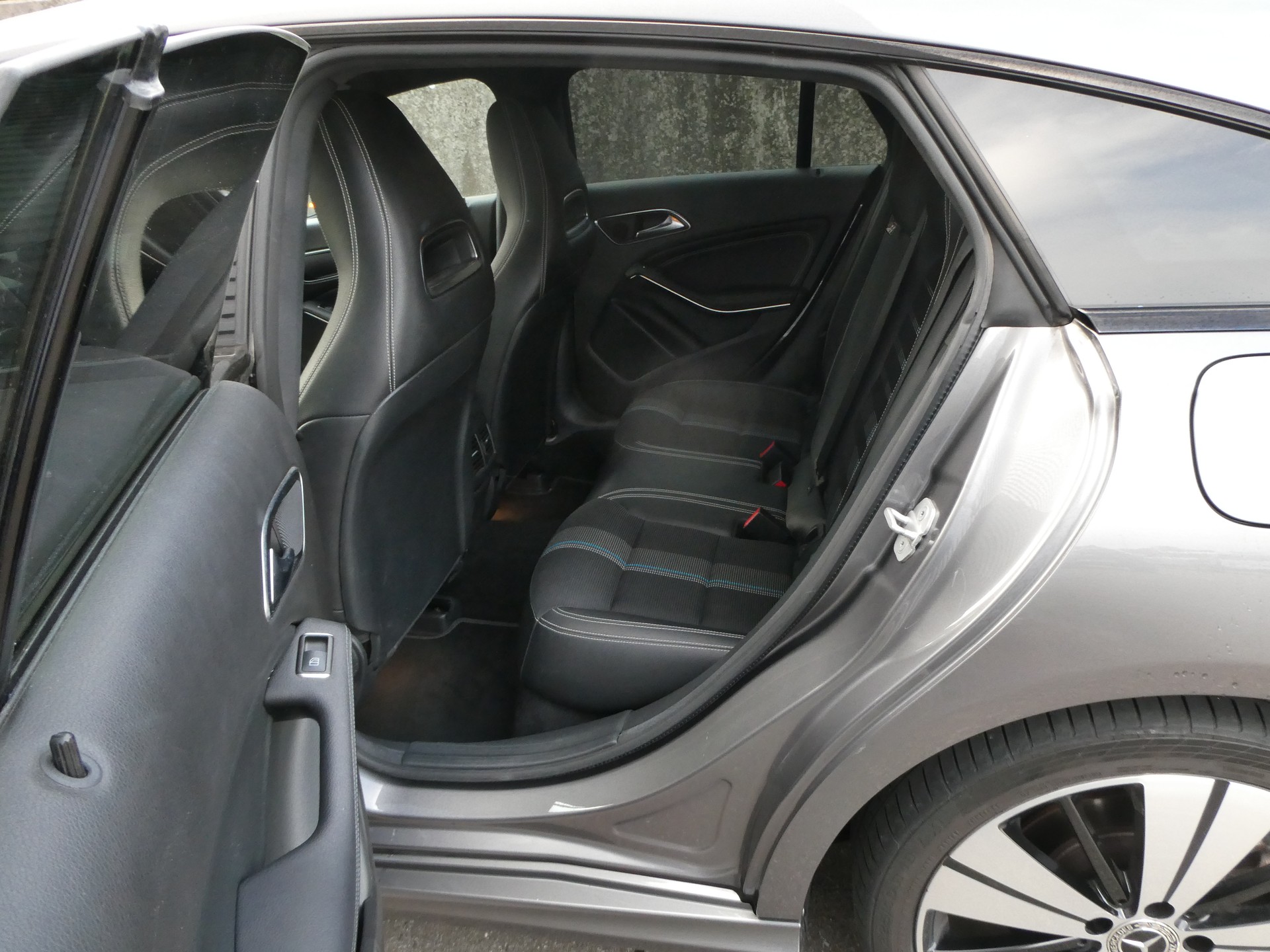 MERCEDES-BENZ CLA Shooting Brake 200 Urban 7G-DCT-image-9