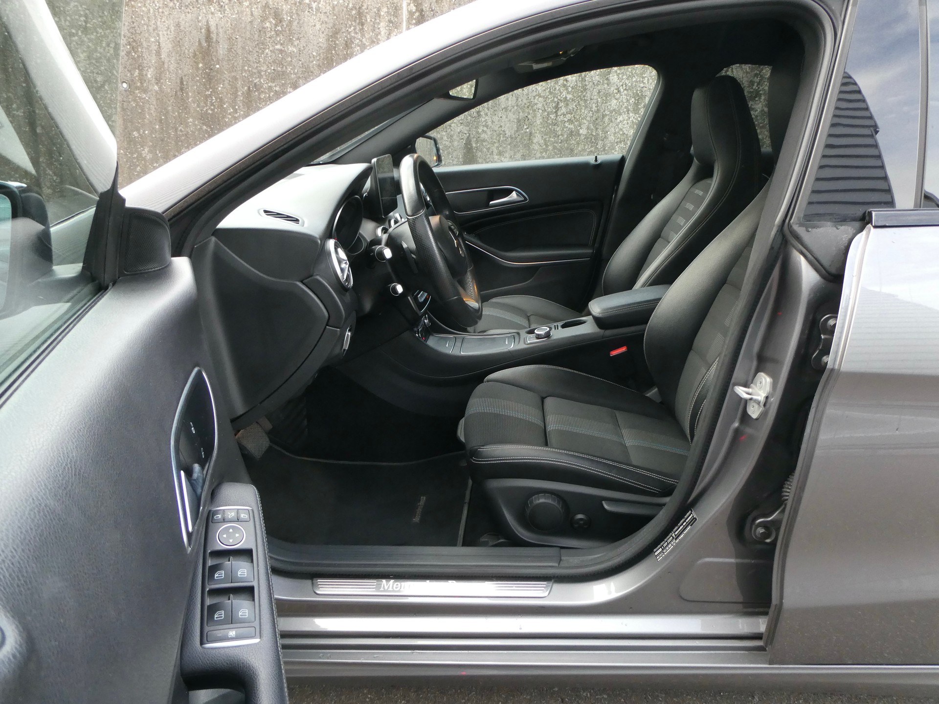 MERCEDES-BENZ CLA Shooting Brake 200 Urban 7G-DCT-image-8