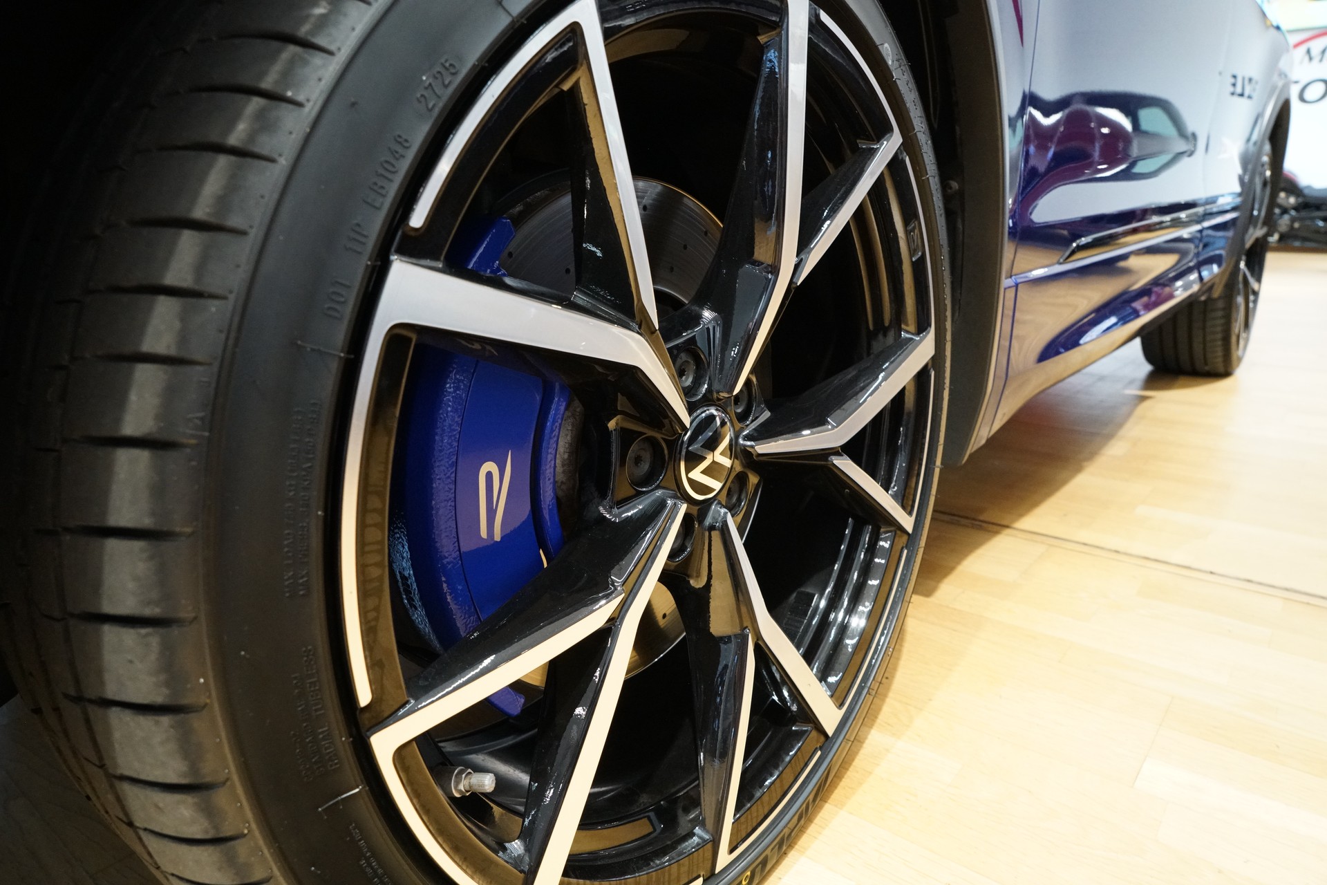 VW Tiguan 2.0TSI R 4Motion DSG "Akrapovic"-showroom-element-3