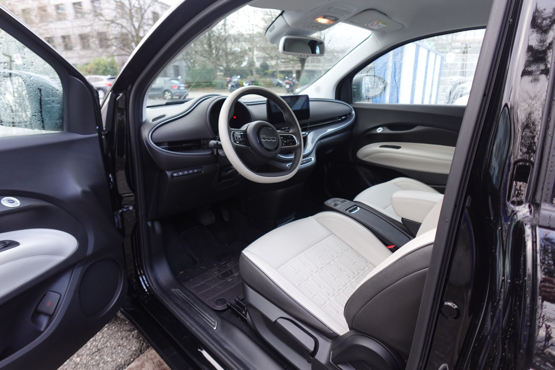 FIAT 500 3+1 electric 87 kW La Prima-image-7