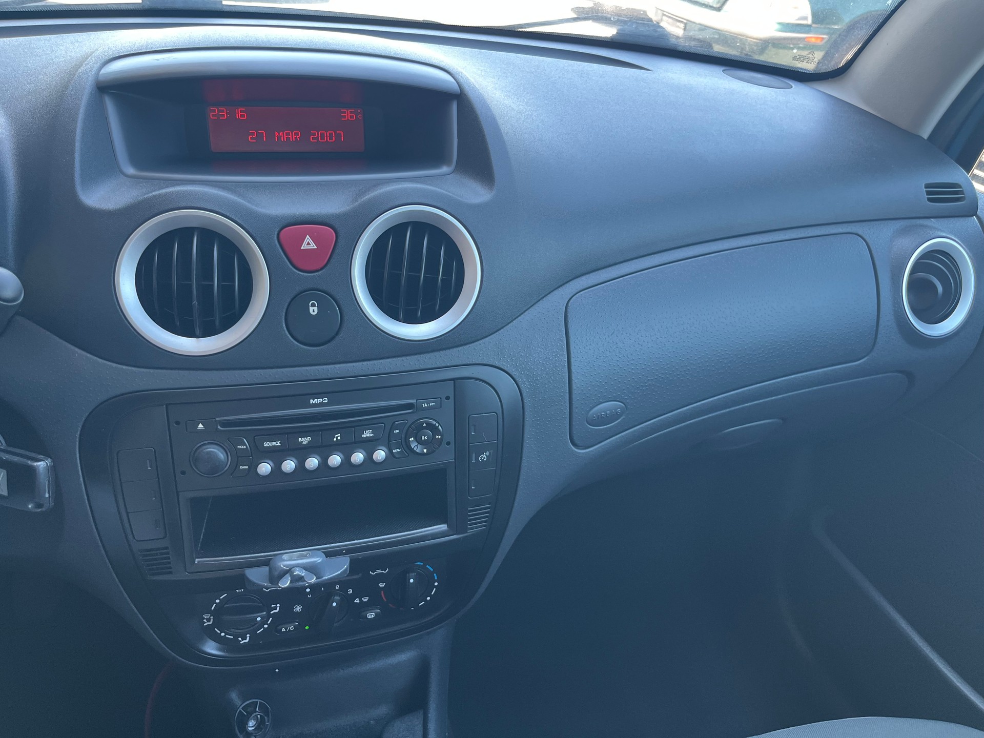 CITROEN C3 1.1i X-image-10