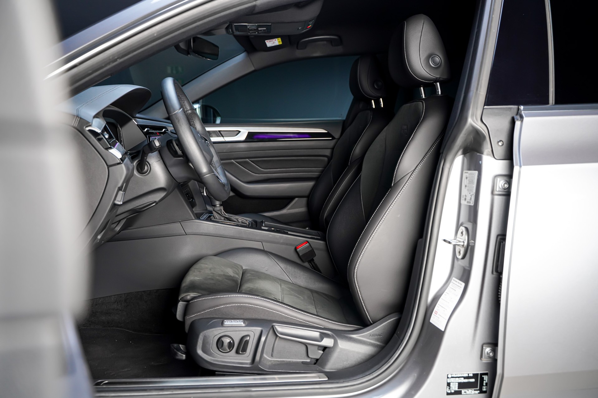 VW Arteon SB 2.0 TDI R-Line DSG-image-11
