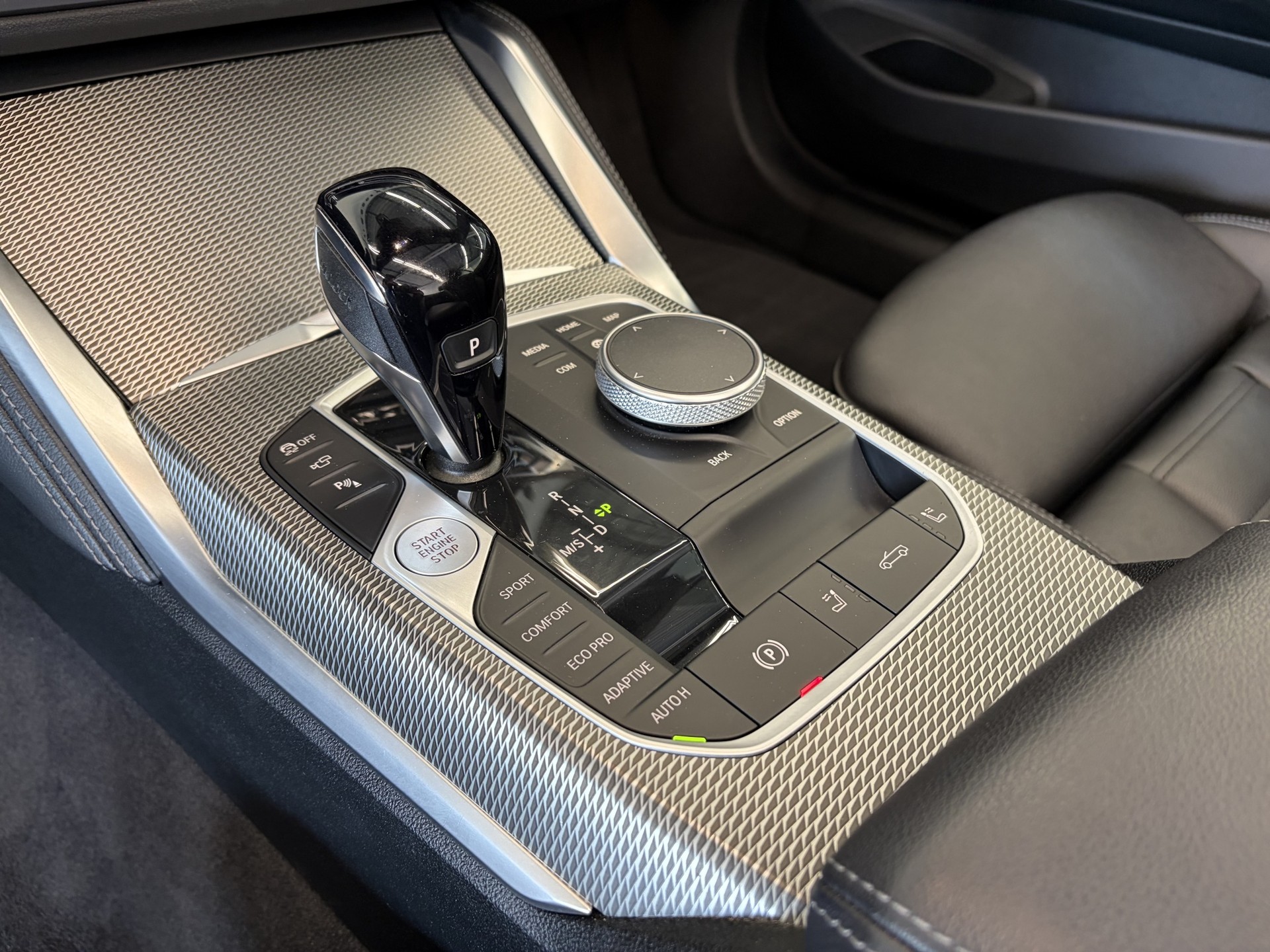BMW M440i xDrive 48V Cabriolet Steptronic-image-13
