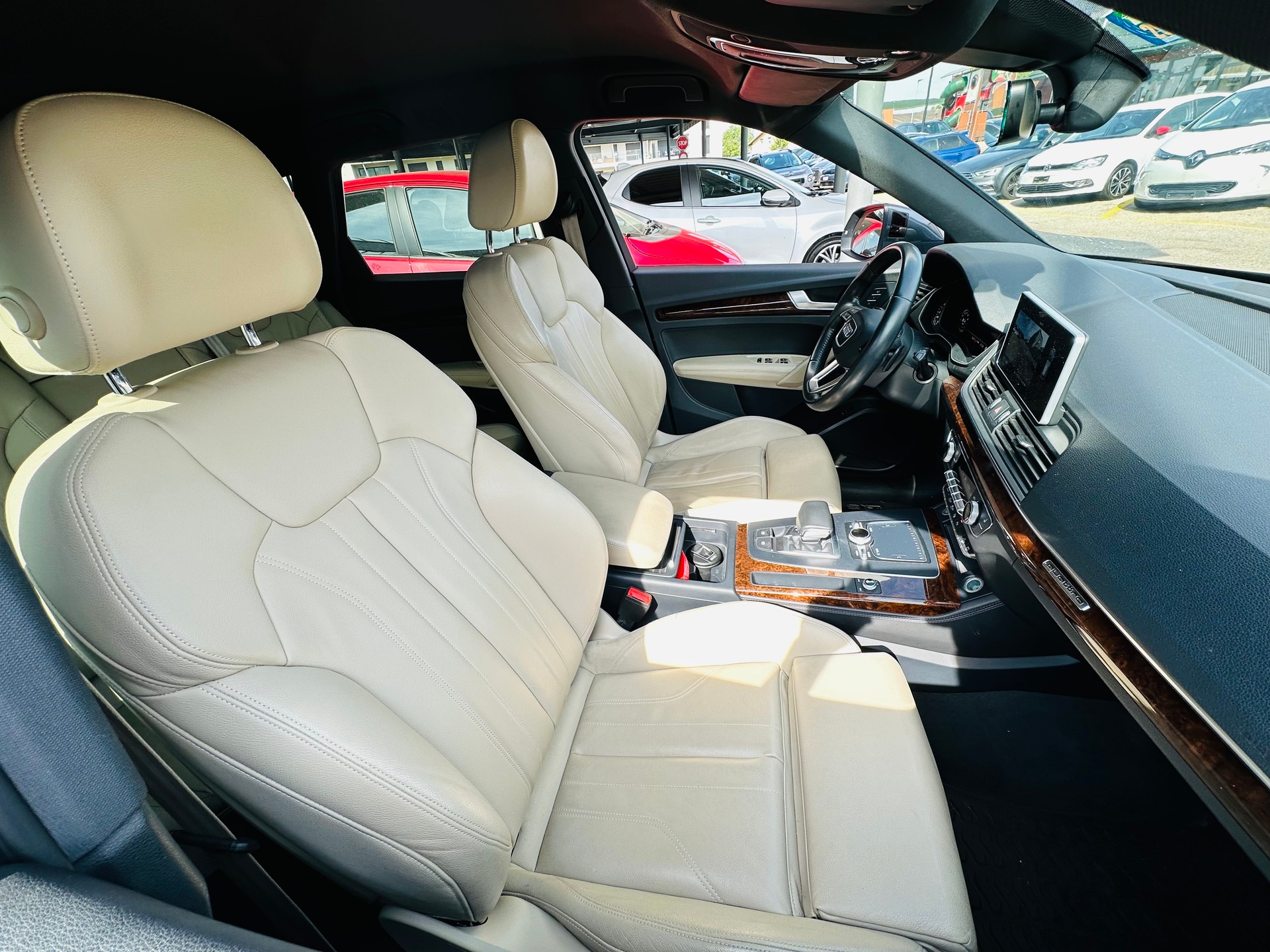 AUDI Q5 2.0 TFSI quattro tiptronic-image-11