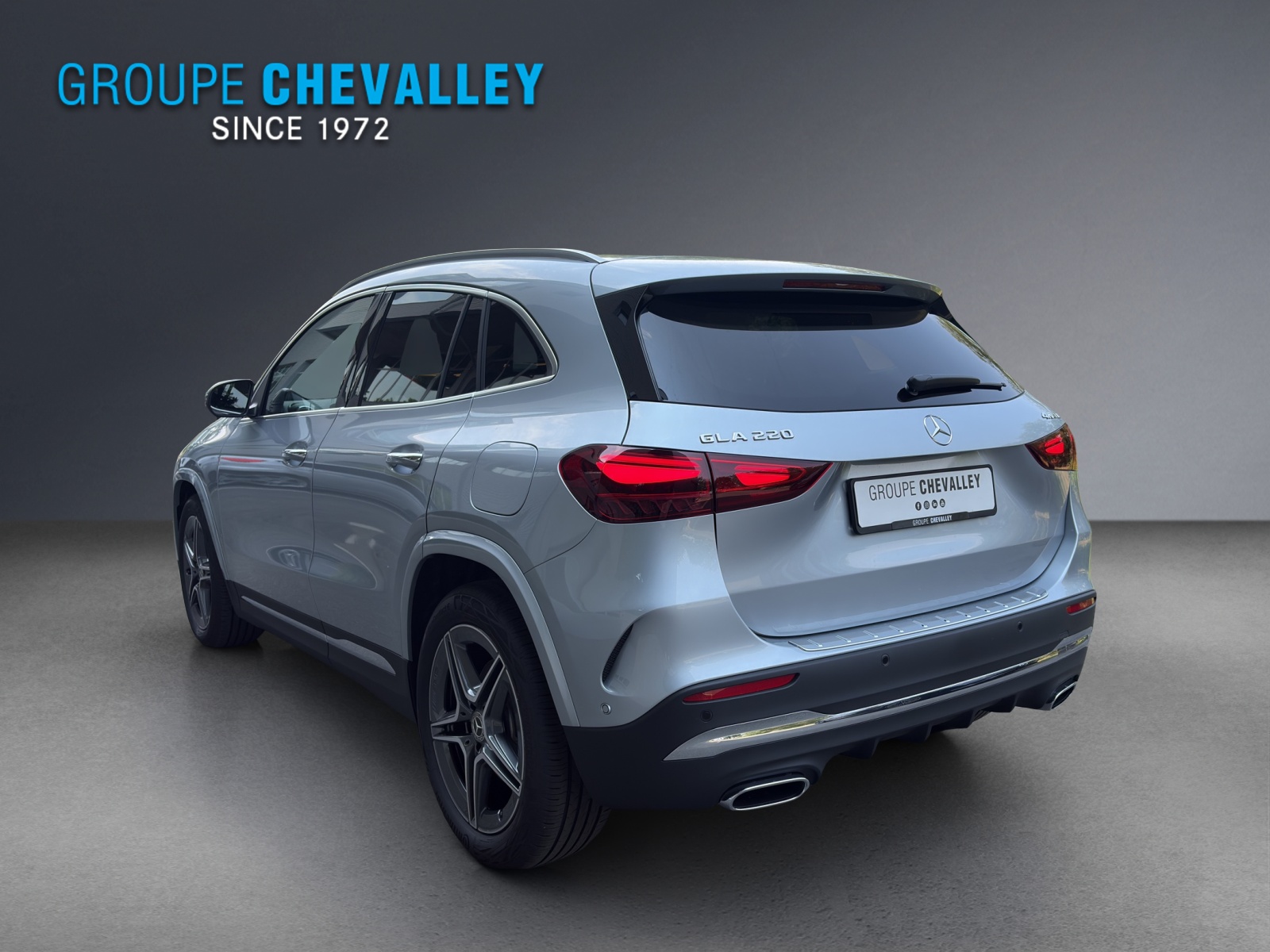MERCEDES-BENZ GLA 220 4Matic 8G-DCT-showroom-element-3