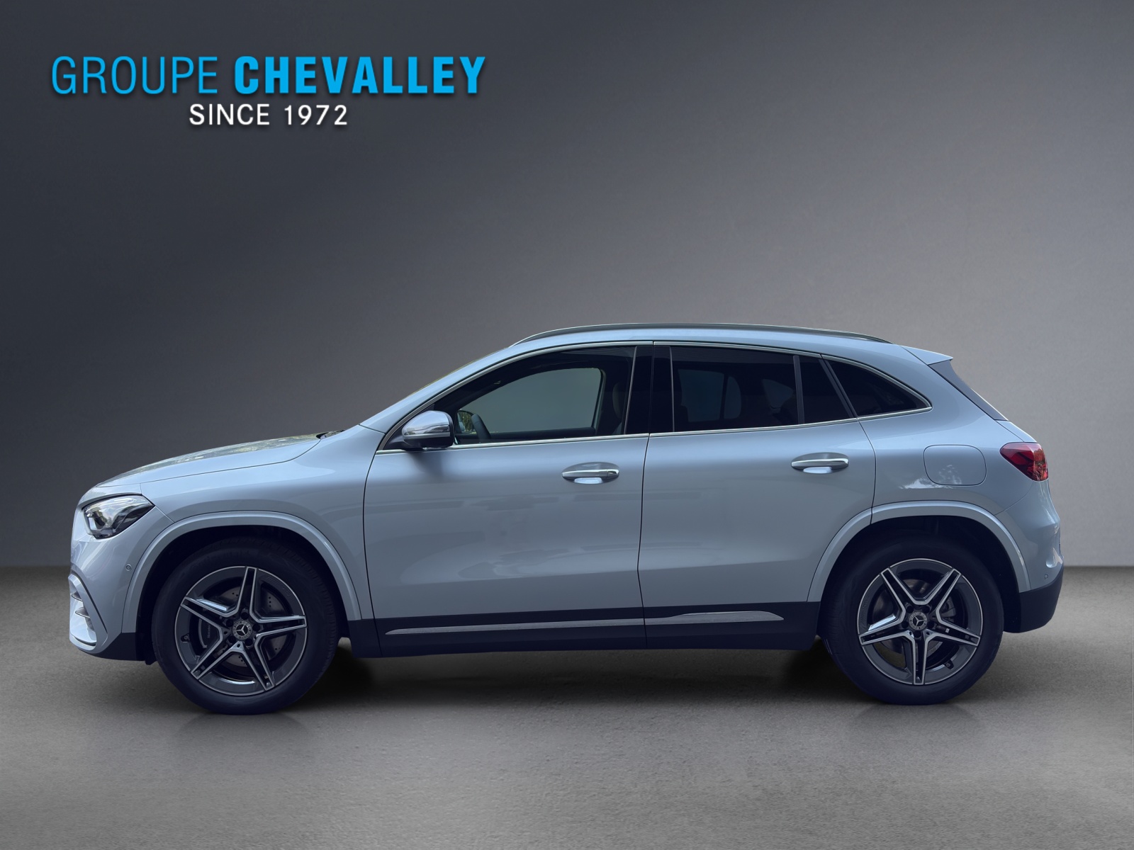 MERCEDES-BENZ GLA 220 4Matic 8G-DCT-showroom-element-2