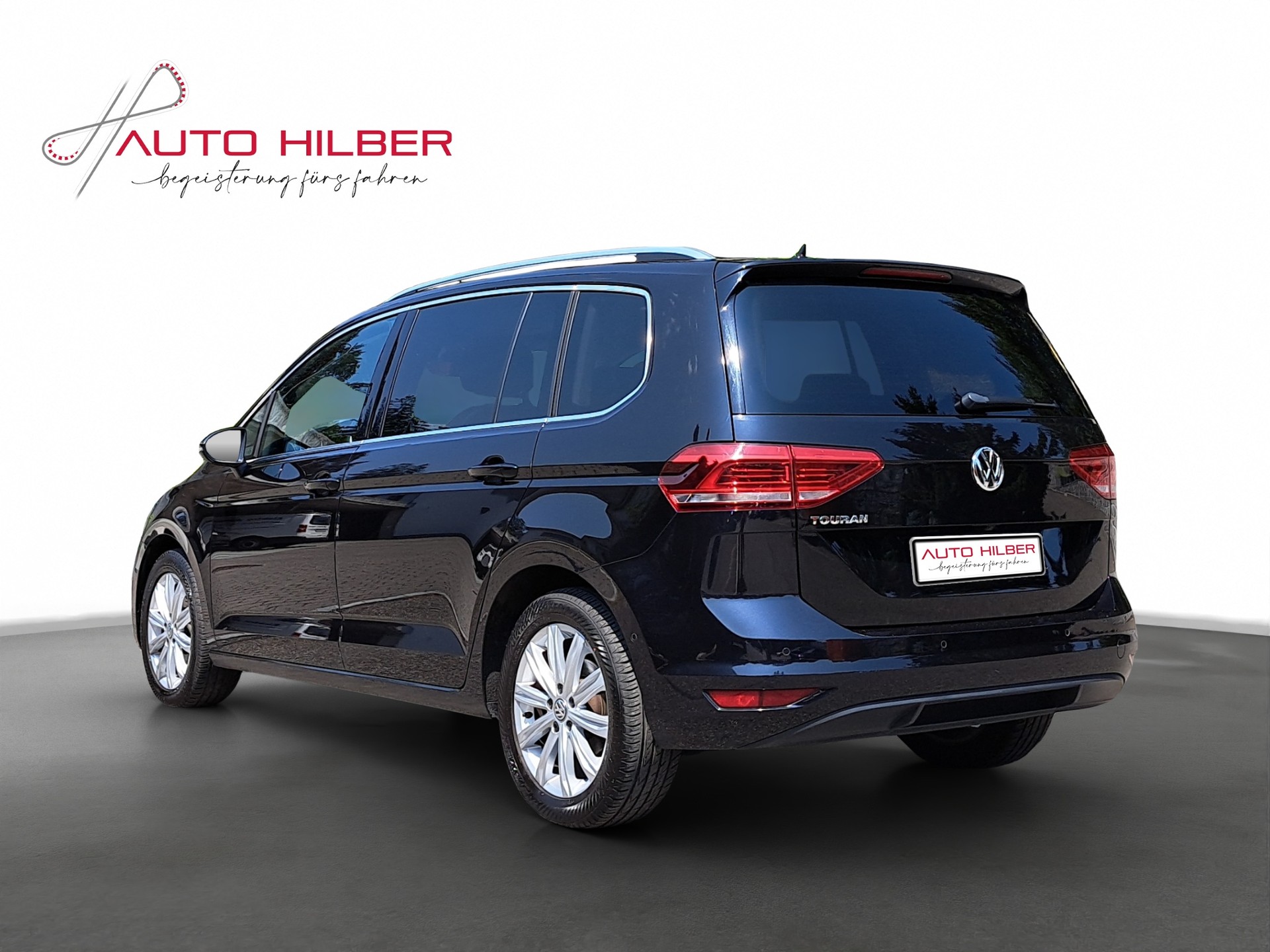 VW Touran 1.5 TSI EVO Highline DSG *7-Plätzer / Anhängerkupplung / App-Connect*-showroom-element-3