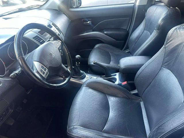 PEUGEOT 4007 2.2 HDi Platinum Edition-image-7