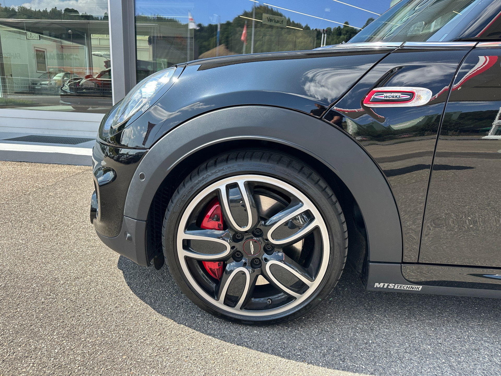 MINI Cooper John Cooper Works Steptronic-image-11