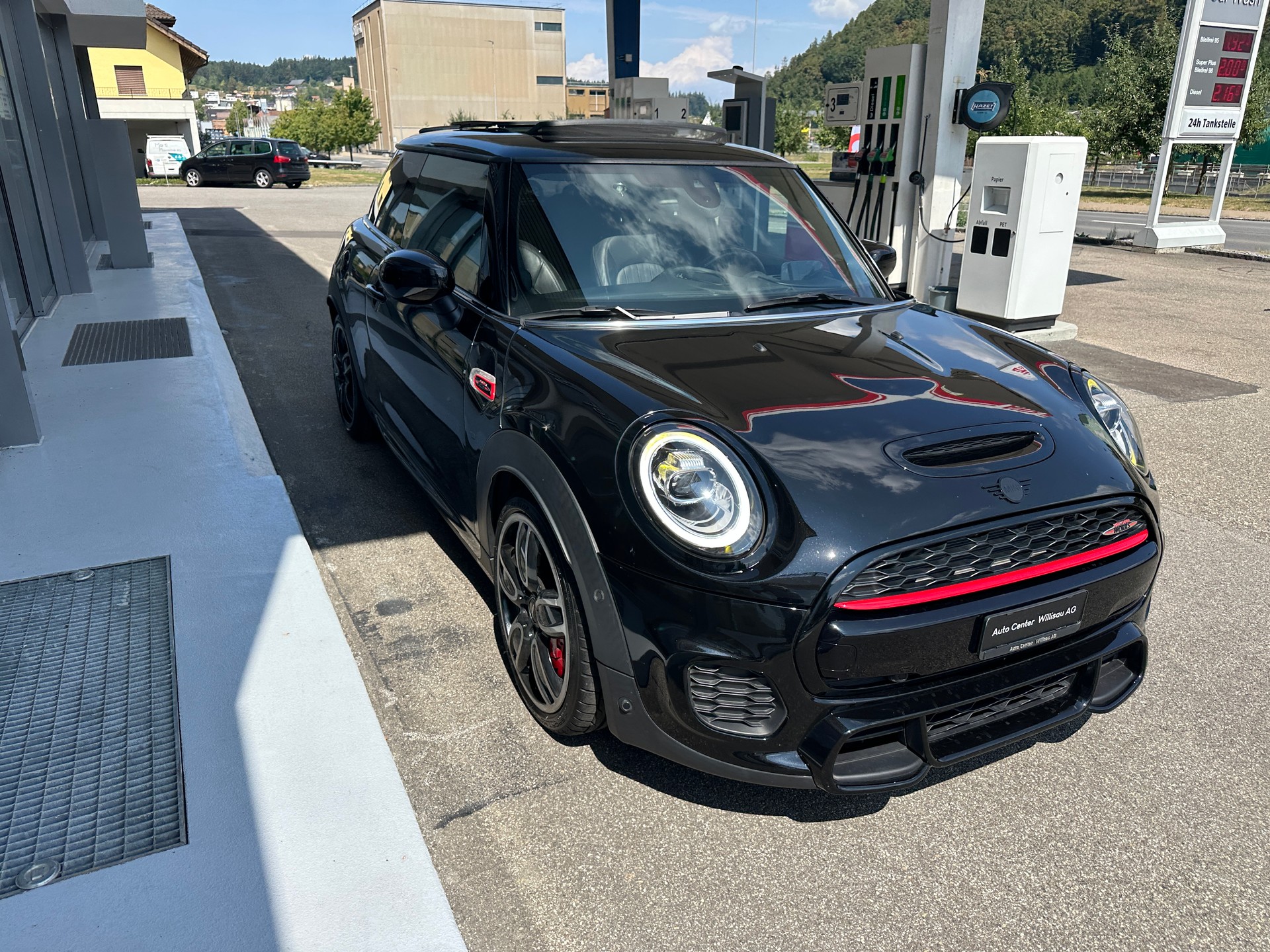 MINI Cooper John Cooper Works Steptronic-showroom-element-3