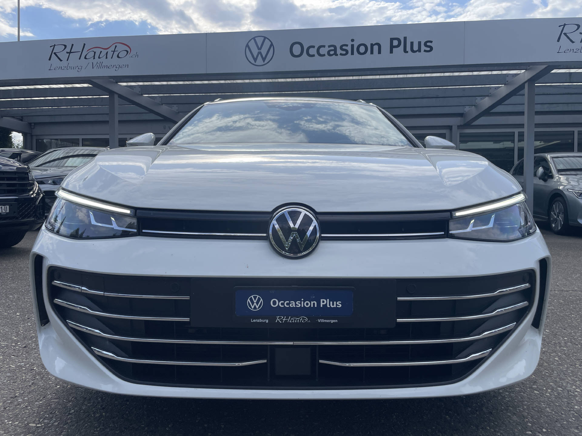 VW Passat Variant 2.0 TDI Business DSG-showroom-element-1