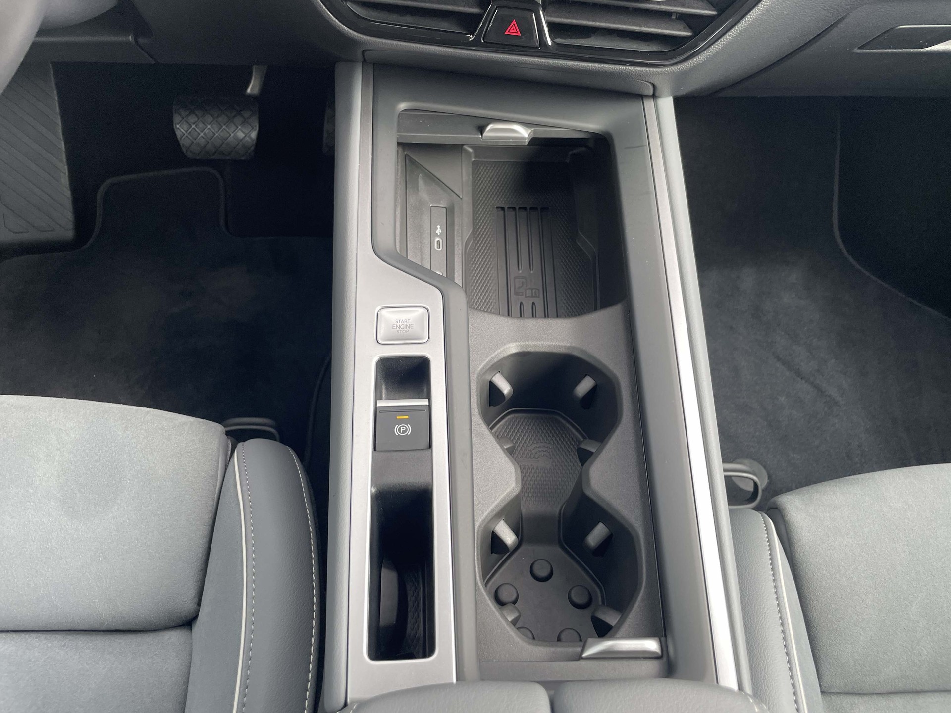 VW Passat Variant 2.0 TDI Business DSG-image-13