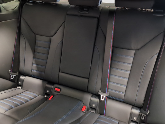 BMW i4 M50-image-10