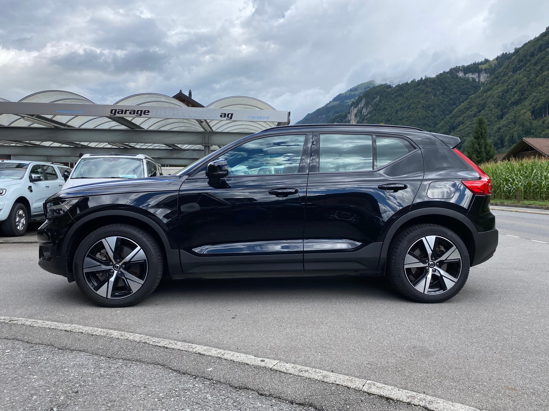 VOLVO XC40 P8 AWD Pure Electric R-Design