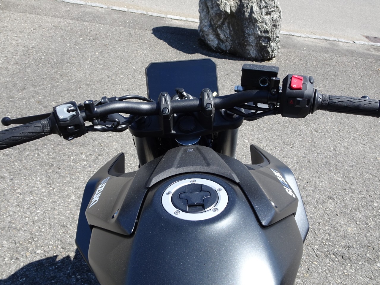 SUZUKI GSX 8 S (35kW)-image-5