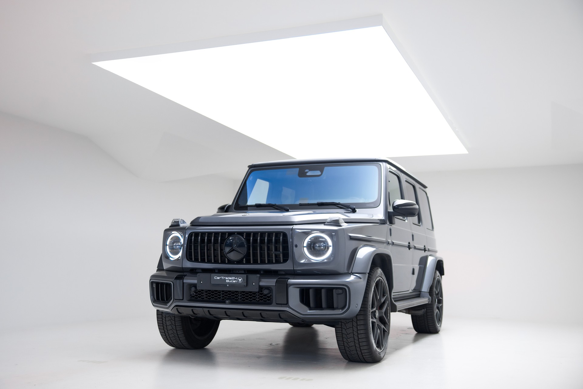 MERCEDES-BENZ G 63 AMG 9G-Tronic-showroom-element-3