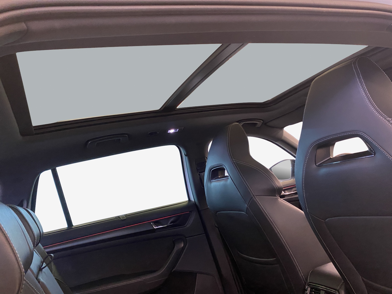 SKODA Kodiaq 2.0 TSI 4x4 Sport Line-image-13